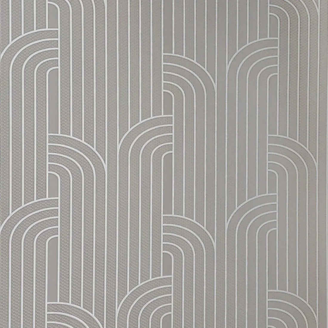 Patterned wallpaper with wavy lines on a gray background