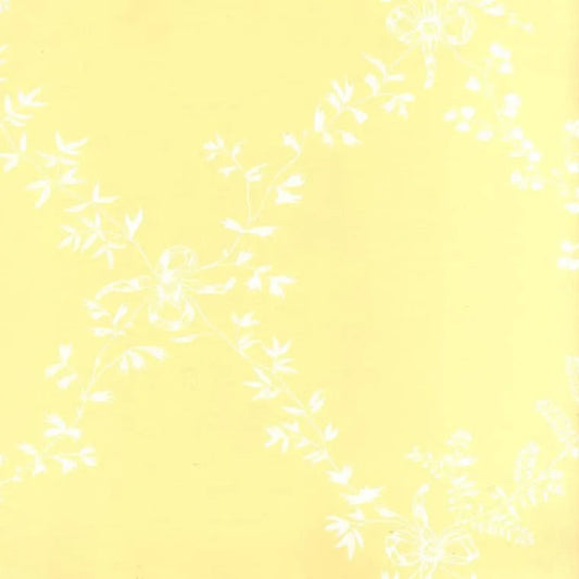 Closeup of a wallpaper showing its Floral, Neutrals, Trellis, Two-tone, Yellow pattern, color, and subtle texture.