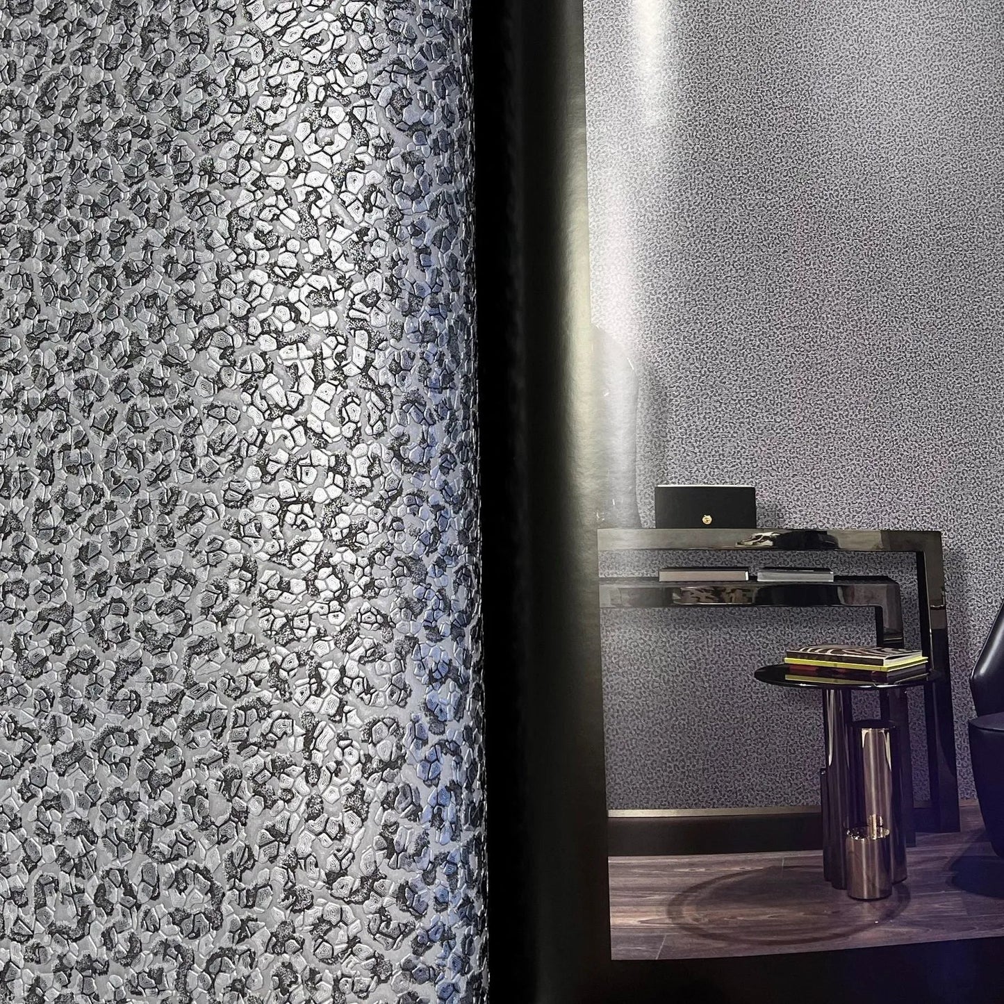 Roberto Cavalli Home No 8 - RC19019