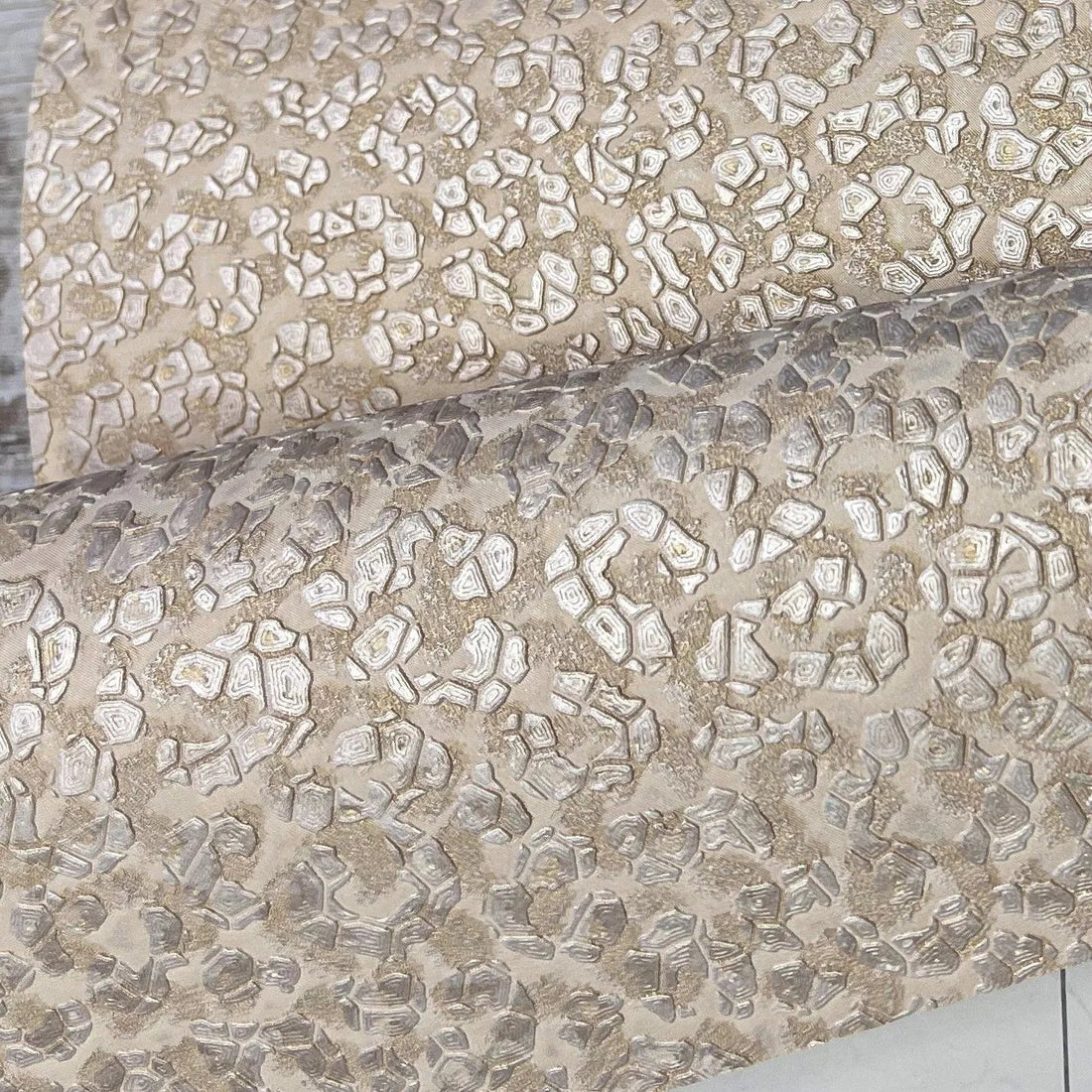 Closeup of a wallpaper showing its Luxury, Neutrals, Textures, Vinyl pattern, color, and subtle texture.
