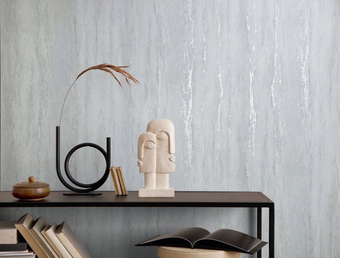 Light grey plaster-look textured wallpaper from Marburg City Romance 35153.