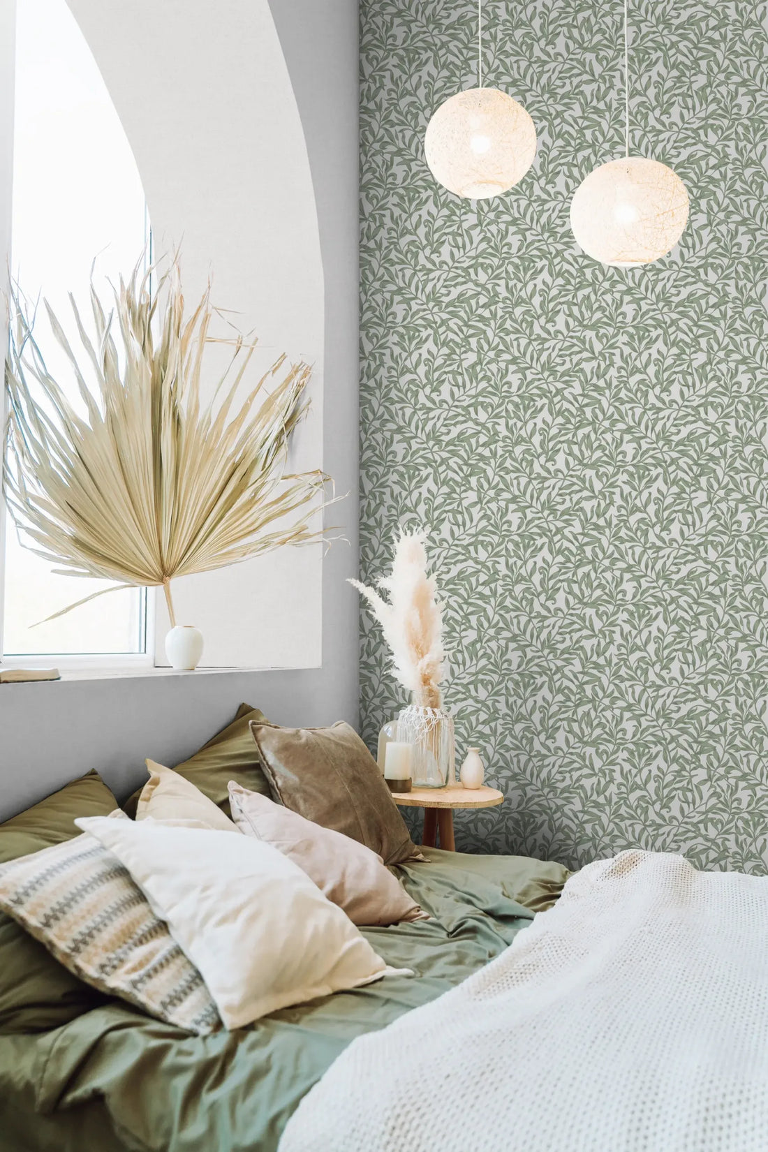 Marburg Heritage 47640 green leafy botanical wallpaper on a light grey linen-look ground